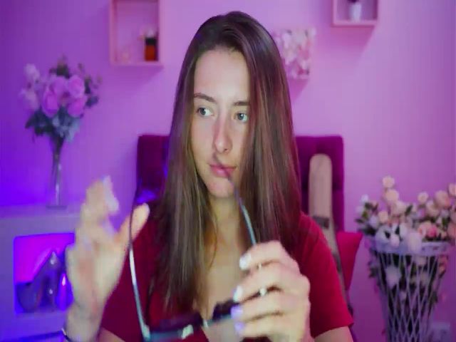 Live sex webcam photo for GloriaElmers #263536930