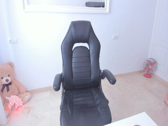 Live sex webcam photo for LivM_ #262583567