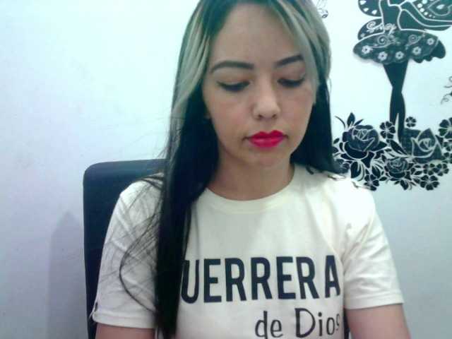 Live sex webcam photo for meganhot21 #241380529