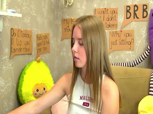 Live sex webcam photo for CaNaDaDi #265454018