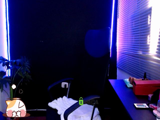 Live sex webcam photo for victoria_lee2 #257591161