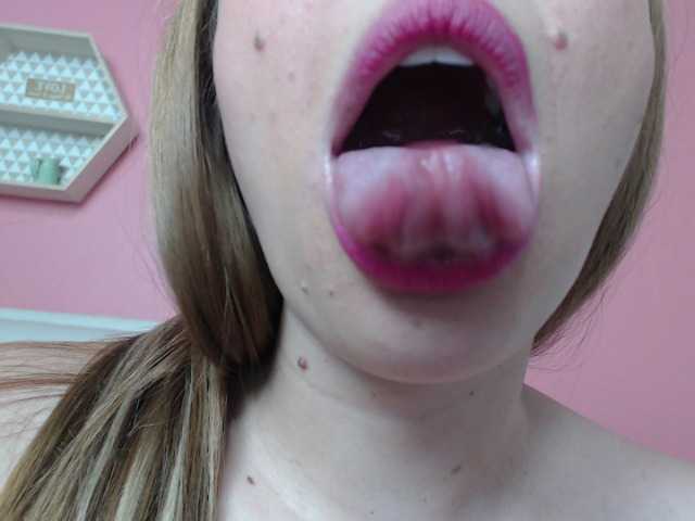 Live sex webcam photo for alicia-baez #241427761