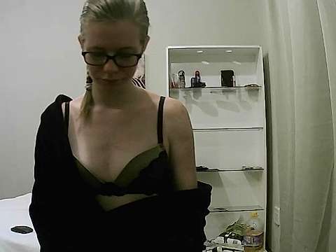 Live sex webcam photo for NawtyRoxy3578 #245068691