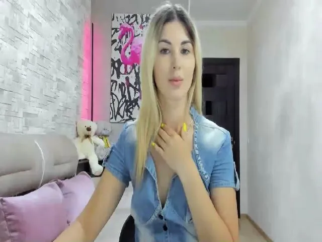 Live sex webcam photo for Mexika #261652801