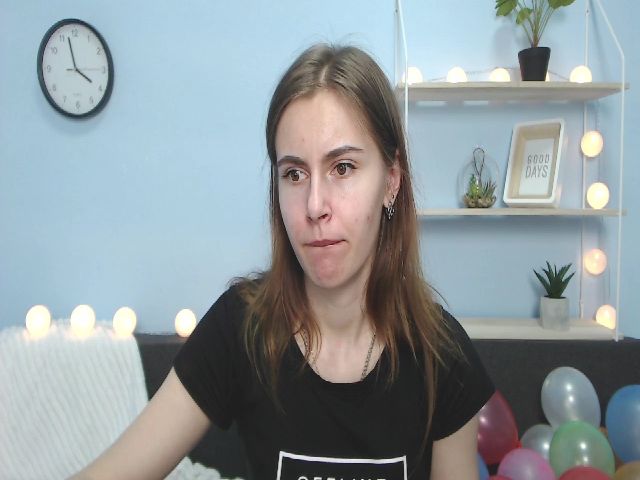 Live sex webcam photo for MollyTravis #252263555