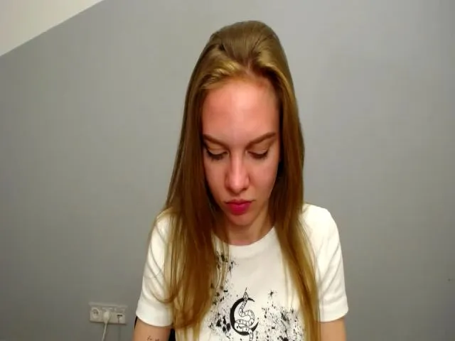 Live sex webcam photo for HappySecret_ #260869652