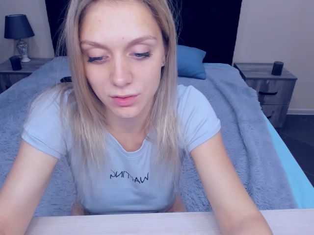 Live sex webcam photo for MeganKind #257991408