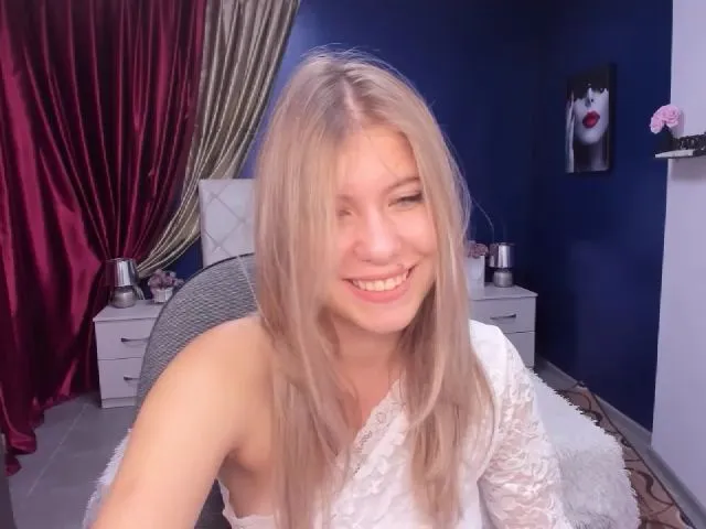 Live sex webcam photo for BrownieFay #264399996