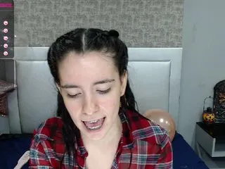Live sex webcam photo for AlieJones #240760283