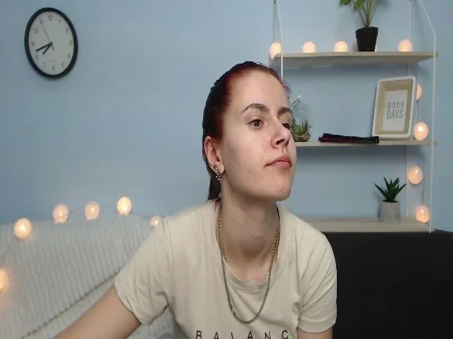 Live sex webcam photo for MollyTravis #259077621