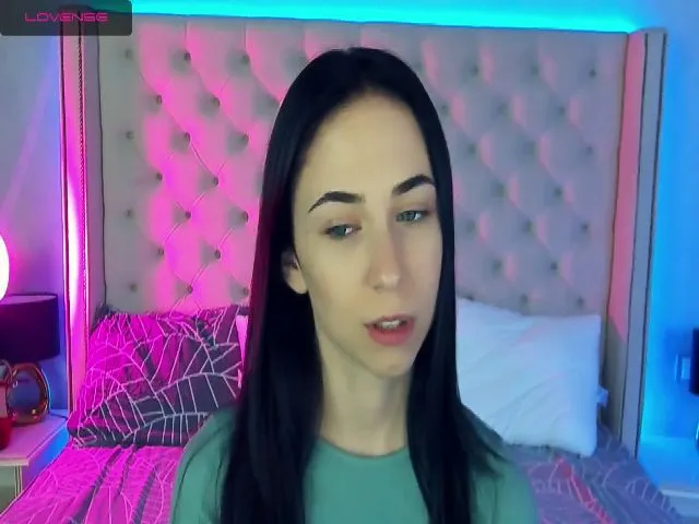 Live sex webcam photo for MilkaBabyDoll #258185721