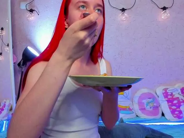 Live sex webcam photo for KiraLiLime #287989895