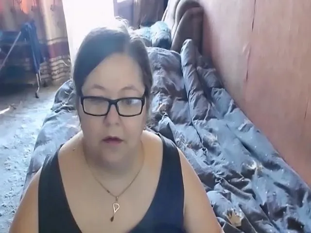 Live sex webcam photo for HotXXXGirl1 #258994833