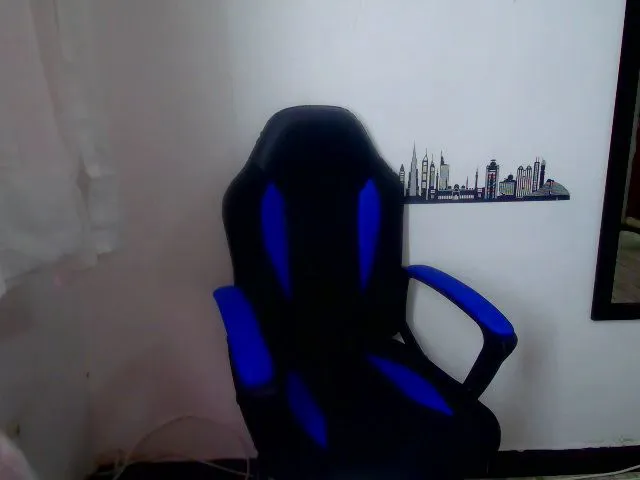Live sex webcam photo for Shalyn_ #253572369