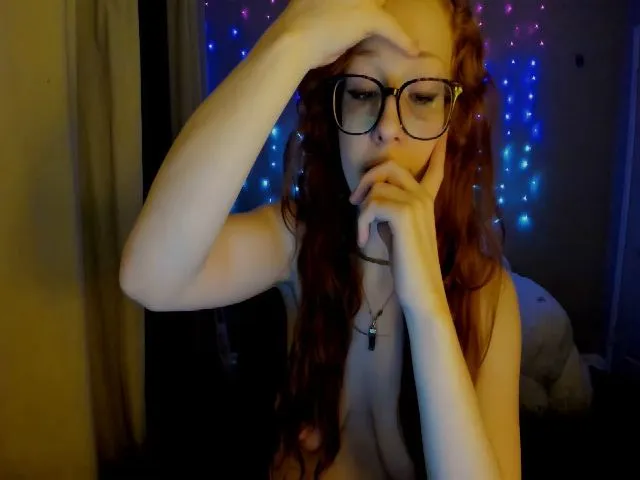 Live sex webcam photo for Haileystormxo #256125716