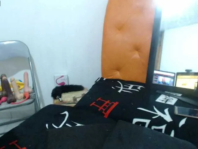 Live sex webcam photo for Maturehotx #252330792