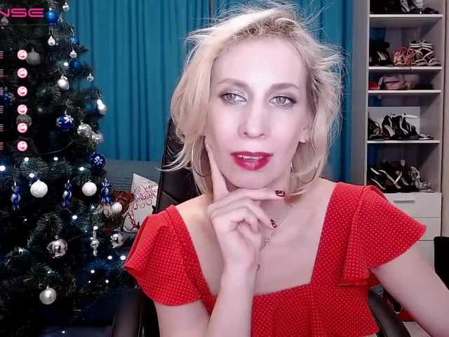 Live sex webcam photo for KirstenDesire #240889363