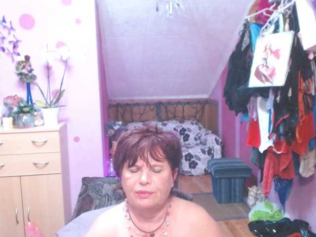 Live sex webcam photo for Elmira63 #241190627