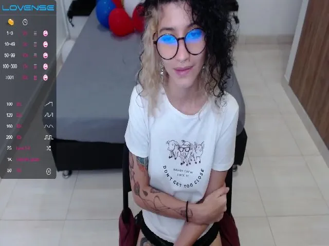 Live sex webcam photo for Myzore #262470946