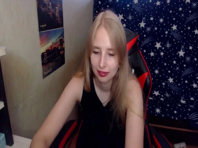 Live sex webcam photo for JessyGinger #259299613