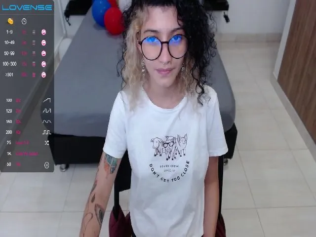 Live sex webcam photo for Myzore #262454480