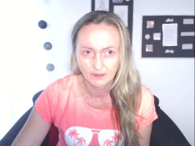 Live sex webcam photo for MatureLisa #256992291