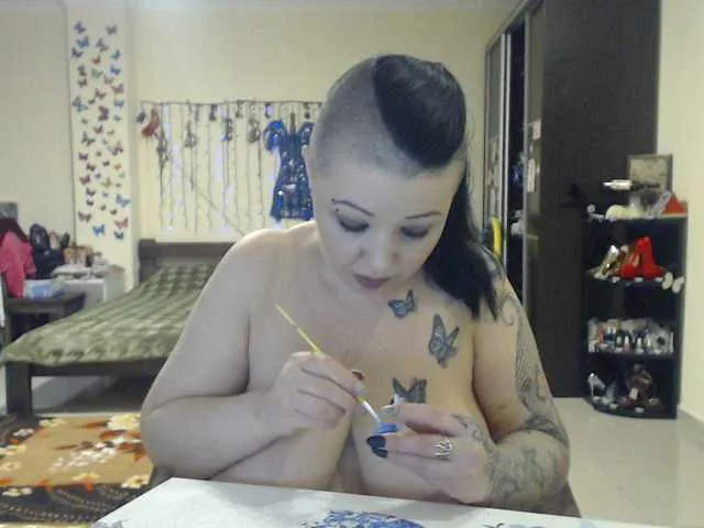 Live sex webcam photo for BlackCatxx #241319234
