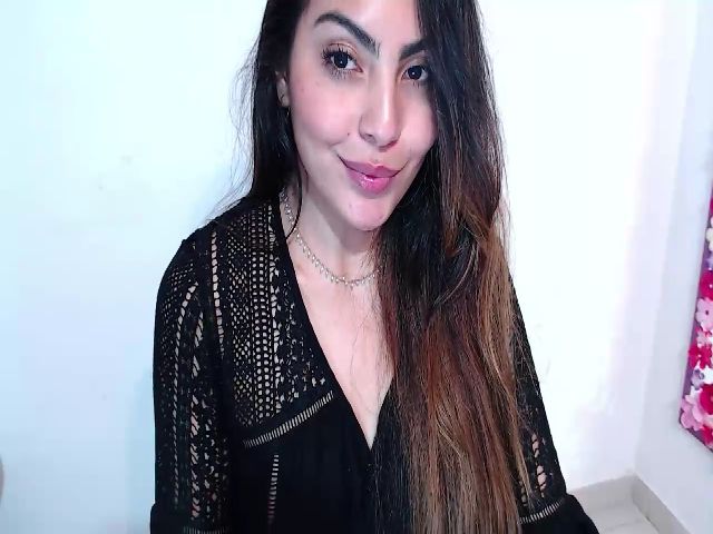 Live sex webcam photo for CARMENVILLA1 #264126365