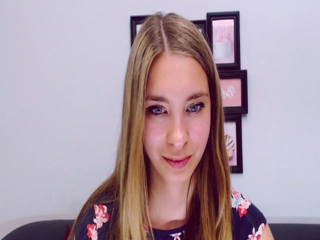 Live sex webcam photo for RossandaShy #253155415