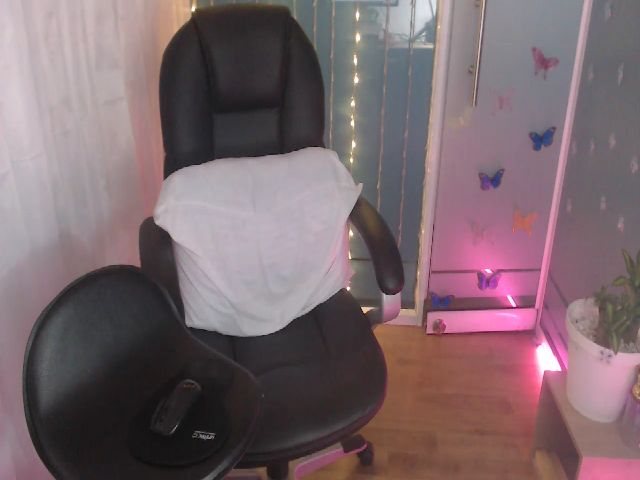 Live sex webcam photo for Anahi_moore #259593813