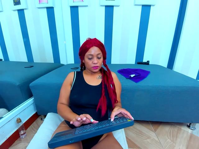 Live sex webcam photo for Tatiana_Lion #252635511