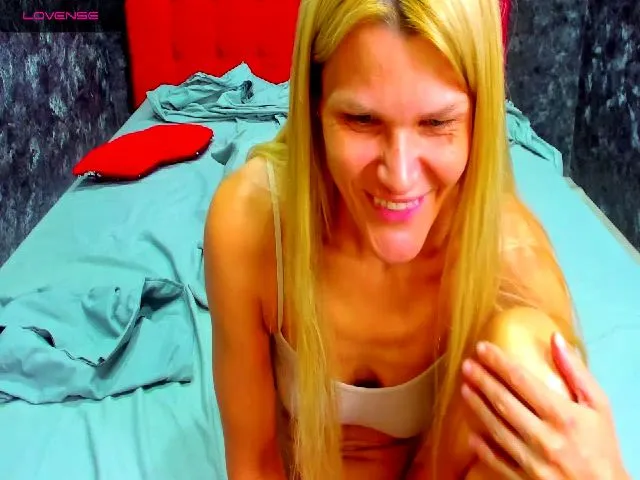 Live sex webcam photo for ProdigyGirl #257298386