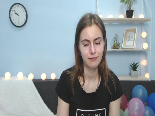 Live sex webcam photo for MollyTravis #252354580