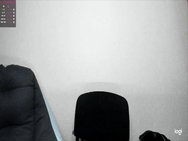 Live sex webcam photo for SarahSmiths #252274924