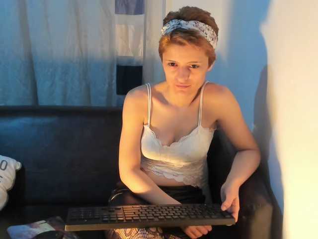 Live sex webcam photo for EllaRose29 #241355199