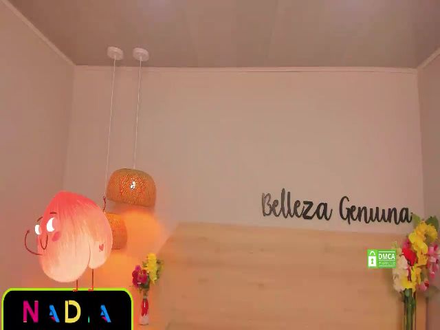 Live sex webcam photo for Nadiabenz_ #260001916