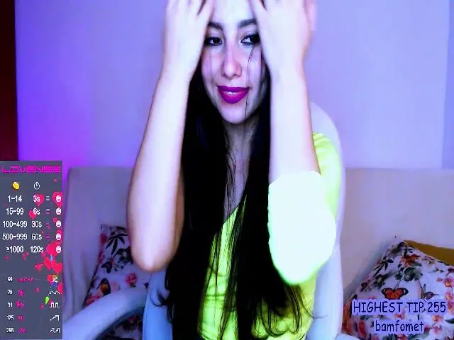 Live sex webcam photo for Valeriatamayo #262552942