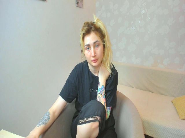 Live sex webcam photo for TabeyaLyy #253987903