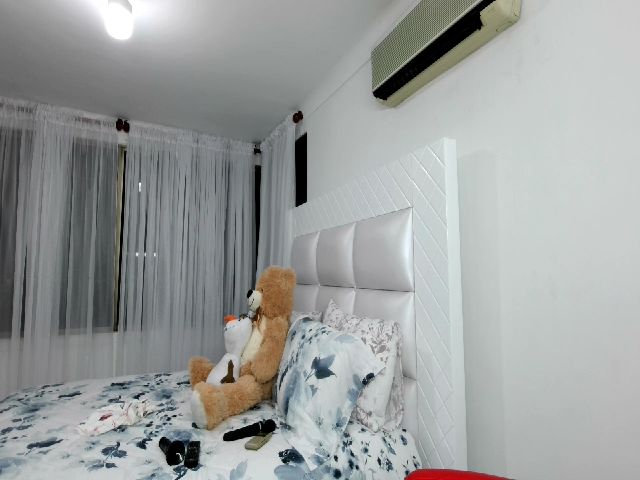 Live sex webcam photo for Einnyn_sweet #252692686