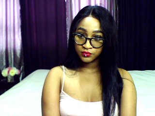 Live sex webcam photo for Miafoxx #240643143