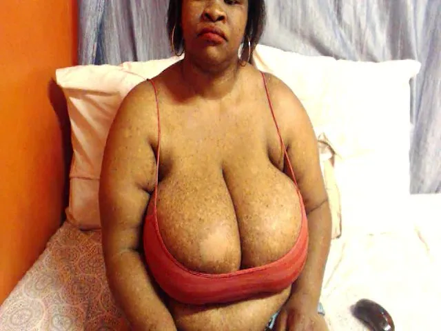 Live sex webcam photo for Sweetnozie #263123375