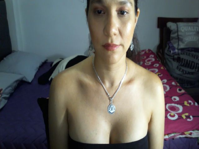 Live sex webcam photo for Sofiahenao #252330574