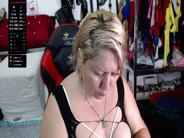 Live sex webcam photo for Brenda_becker #264456957