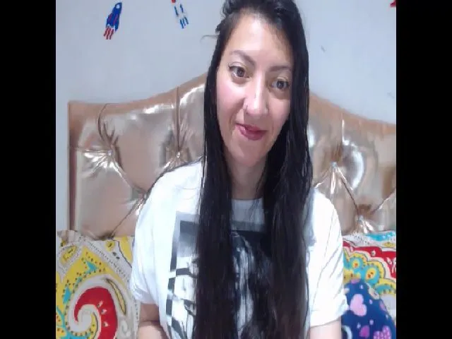 Live sex webcam photo for Kaymilf #257188401