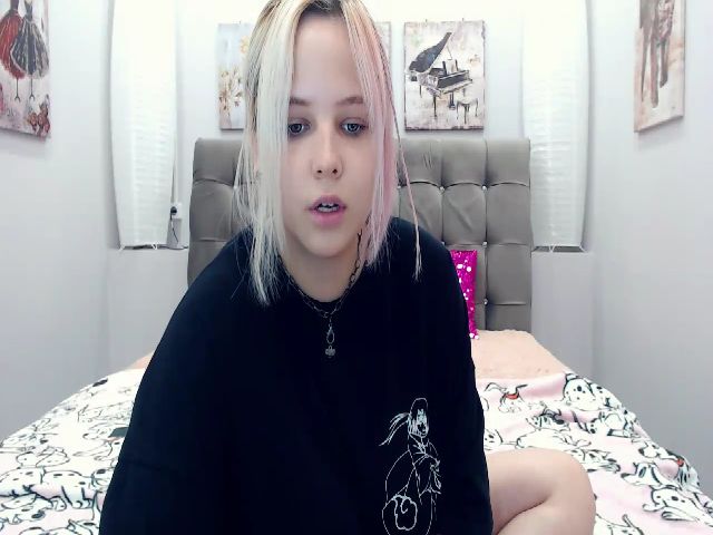 Live sex webcam photo for Helokit #256176838