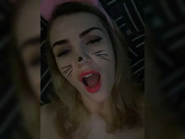 Live sex webcam photo for TastyBeby #255401851