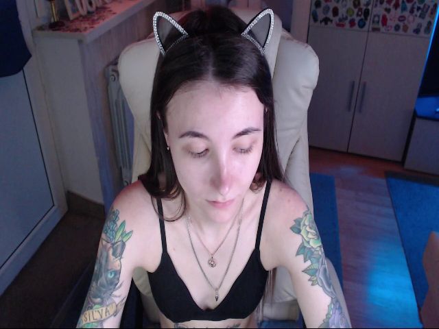 Live sex webcam photo for KeyshaLush #256241634