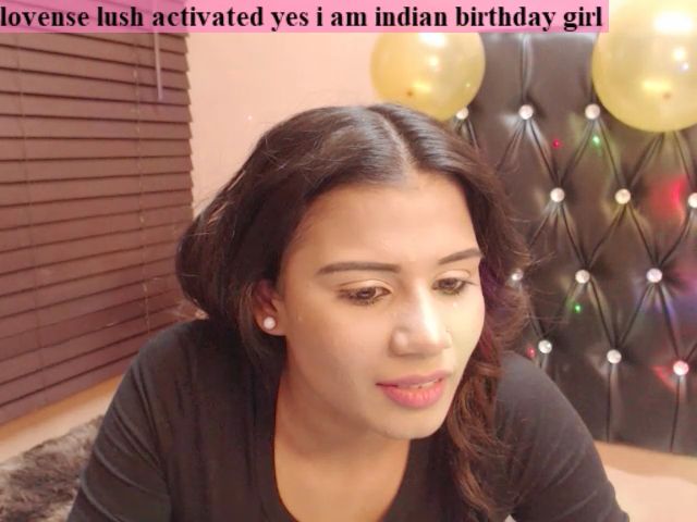 Live sex webcam photo for PARADISEQEEN #253518339