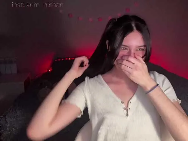 Live sex webcam photo for Alisachan #241189857