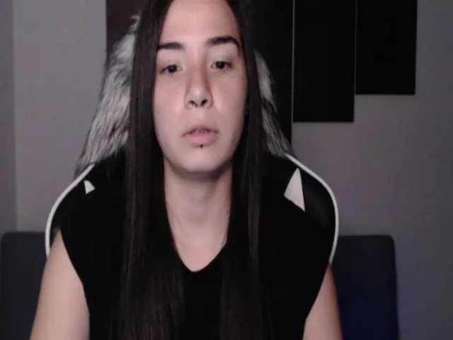 Live sex webcam photo for LycanGirl #253304008